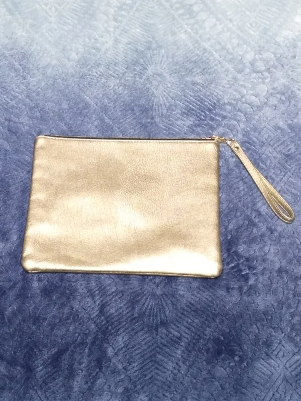 Women's Wristlet Cosmetic Bag Champagne Gold Color NWOT.